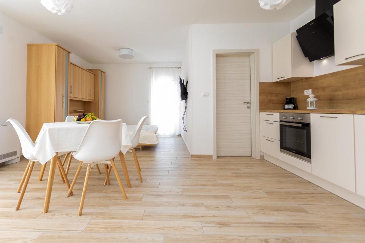 Apartments Jelena Vantacici Bagian luar foto