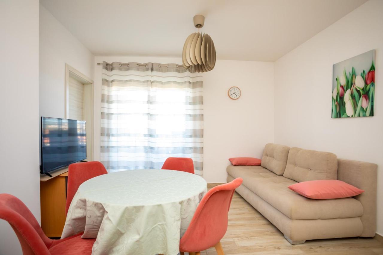 Apartments Jelena Vantacici Bagian luar foto