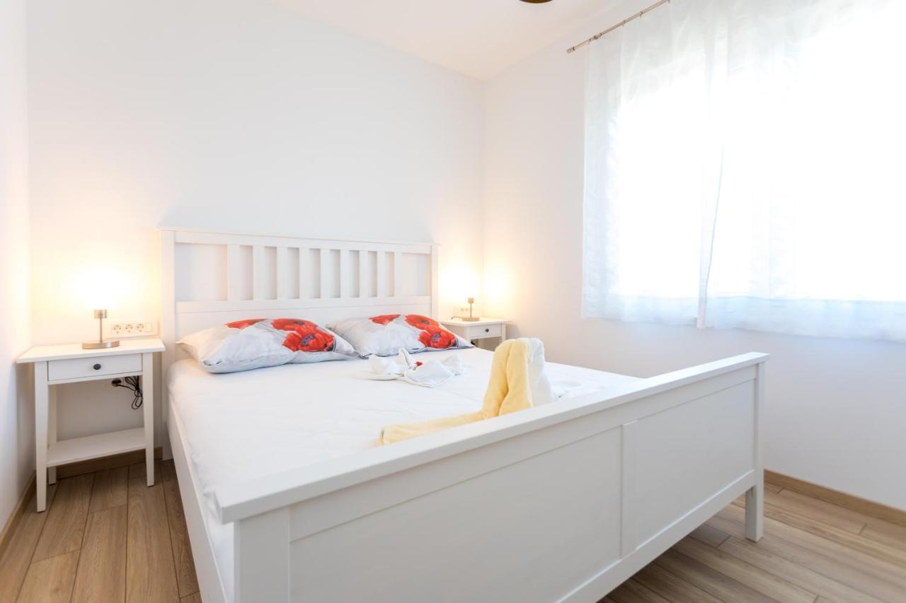 Apartments Jelena Vantacici Bagian luar foto