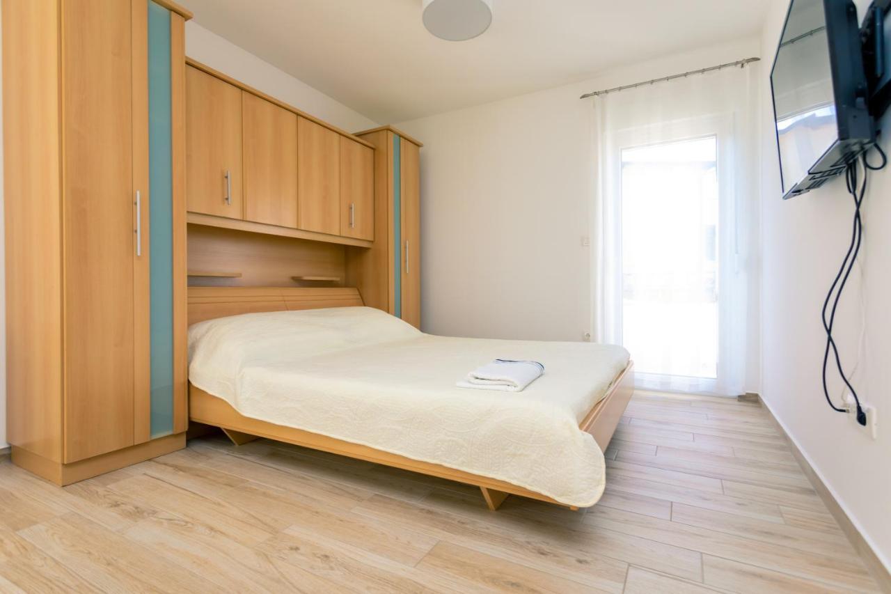 Apartments Jelena Vantacici Bagian luar foto